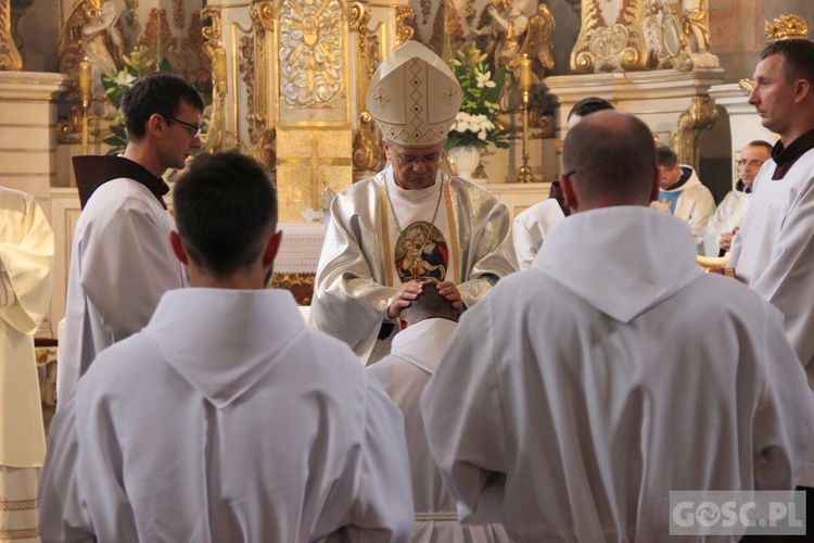 Wschowa. Święcenia diakonatu i ogłoszenie Maryi patronką Wschowy