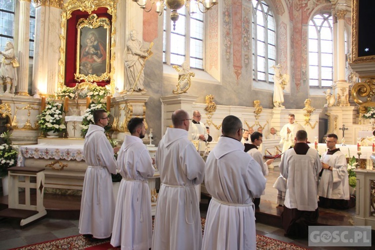 Wschowa. Święcenia diakonatu i ogłoszenie Maryi patronką Wschowy