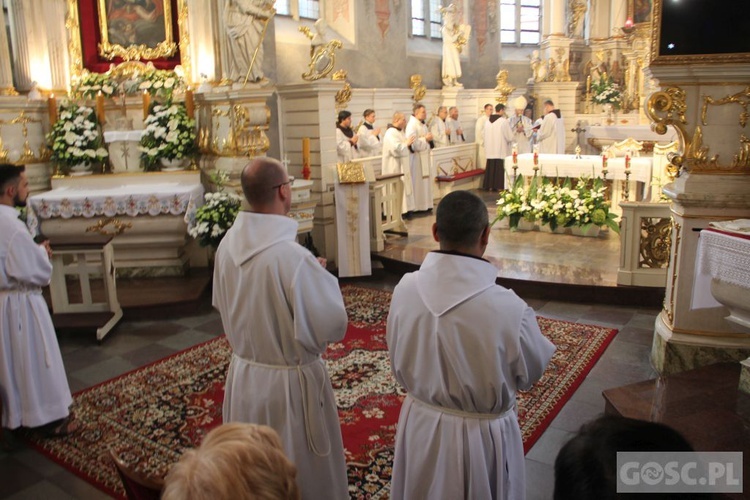 Wschowa. Święcenia diakonatu i ogłoszenie Maryi patronką Wschowy