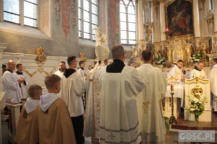 Wschowa. Święcenia diakonatu i ogłoszenie Maryi patronką Wschowy