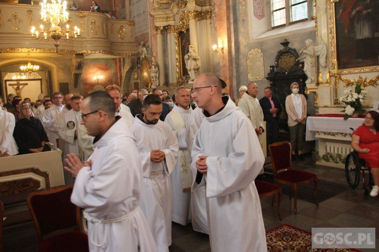 Wschowa. Święcenia diakonatu i ogłoszenie Maryi patronką Wschowy