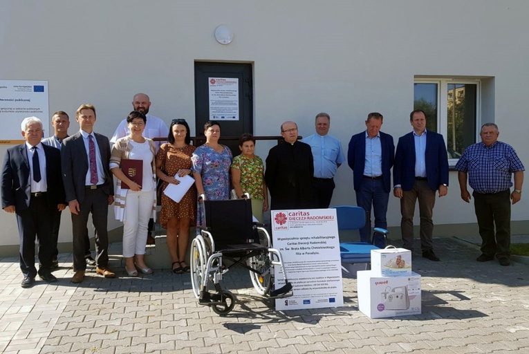 Otwarcie filii wypożyczalni sprzętu rehabilitacyjnego Caritas w Paradyżu. 