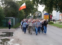 Pątnicy z Gdyni idą do Swarzewa po raz 34.