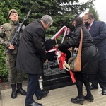 Odsłonięcie obelisku upamiętniającego żołnierzy "Bartka" poległych w Łazach