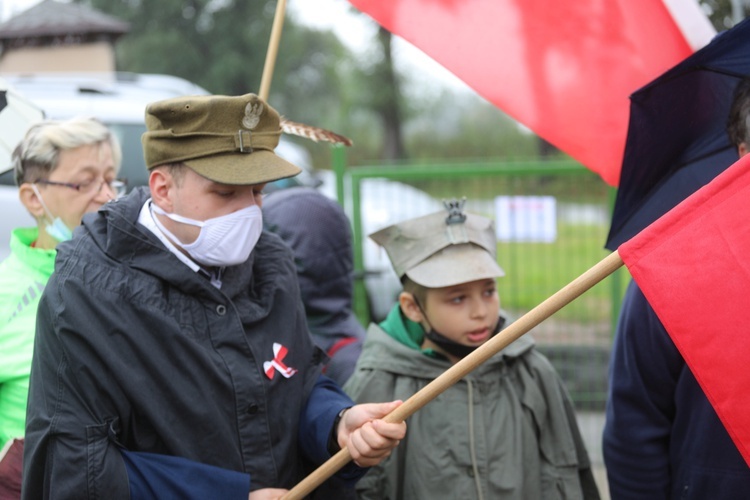 Odsłonięcie obelisku upamiętniającego żołnierzy "Bartka" poległych w Łazach