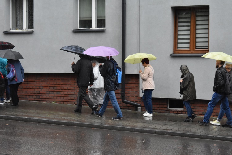 Pielgrzymka do Piekar z dwóch bytomskich parafii