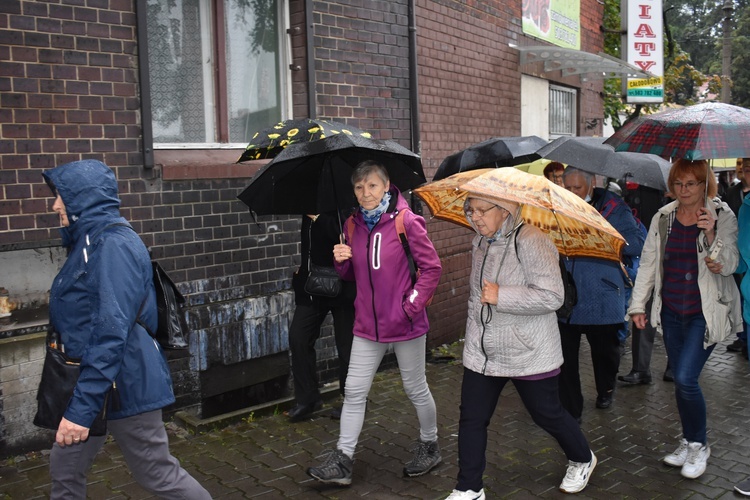 Pielgrzymka do Piekar z dwóch bytomskich parafii