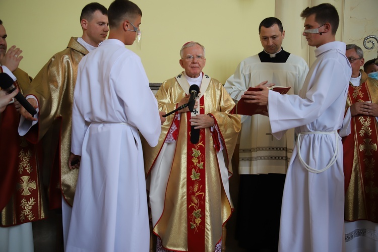 Konsekracja kościoła Matki Bożej Królowej Polski w Łętowem