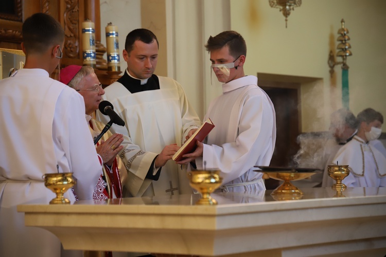 Konsekracja kościoła Matki Bożej Królowej Polski w Łętowem