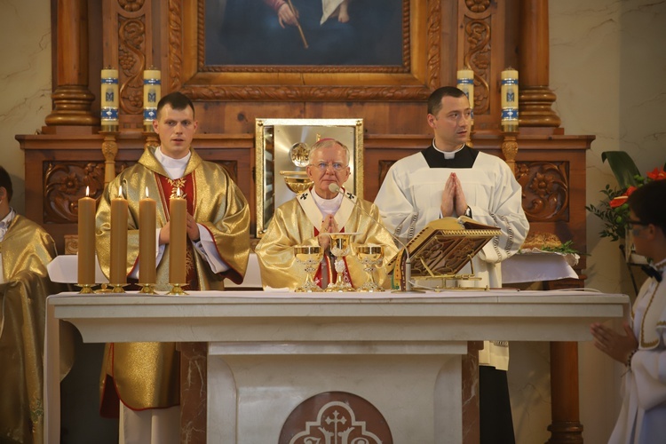 Konsekracja kościoła Matki Bożej Królowej Polski w Łętowem