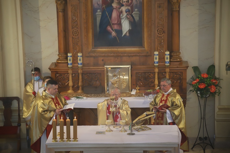 Konsekracja kościoła Matki Bożej Królowej Polski w Łętowem