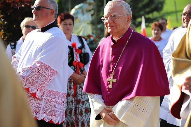 Konsekracja kościoła Matki Bożej Królowej Polski w Łętowem