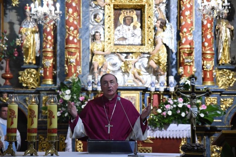 Bp Jeż rozpoczyna wizytację kanoniczną w Gosprzydowej.