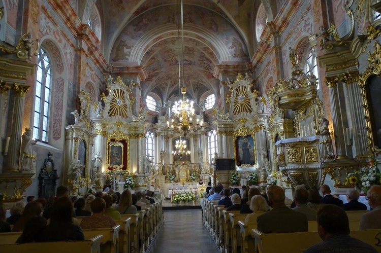 Odpust w sanktuarium Matki Bożej Pocieszenia we Wschowie