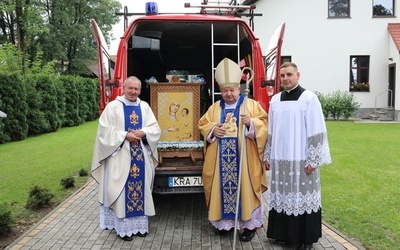 Jest skarbem tej ziemi. 500-lecie obrazu Matki Bożej Krzęcińskiej