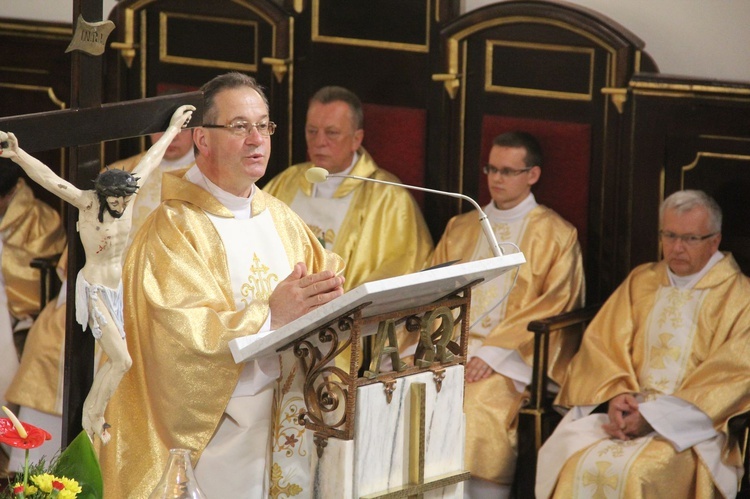 Odpust stulecia w Zawadzie. Oszalały świat potrzebuje Maryi