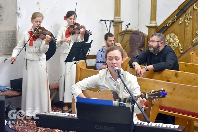 Koncert wspólnoty "Guadalupe" w Doboszowicach
