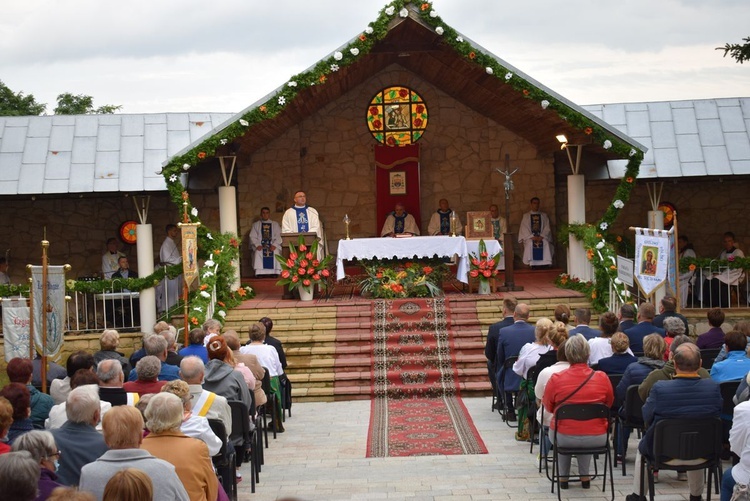 Maryjne świętowanie w Sulisławicach 