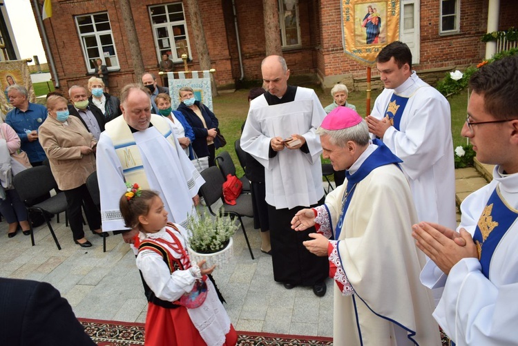 Maryjne świętowanie w Sulisławicach 