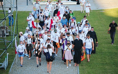 ▲	– Po raz kolejny widzę, że pielgrzymka ukazuje ludzką, bardziej ewangeliczną i apostolską twarz duchowieństwa – uważa  kl. Damian.