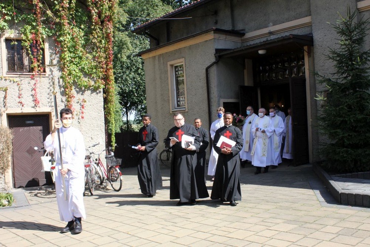 Śluby zakonne u kamilianów w Taciszowie  