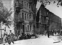 Ulica Kapucyńska po bombardowaniu.