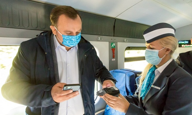 Śląskie. Płatność kartą i BLIKiem za bilety w pociągu. Wkrótce z Katowic do Krakowa w 62 minuty