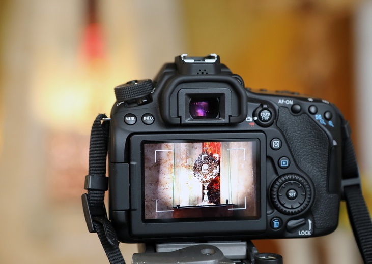 Archidiecezjalna Komisja Liturgiczna zaprasza fotografów i kamerzystów na specjalny kurs.