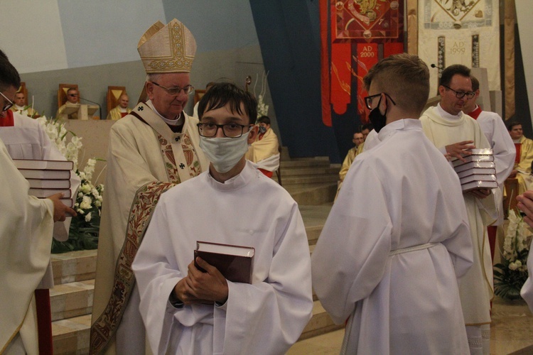 Ustanowienie nowych lektorów