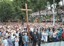 Stanąć pod krzyżem