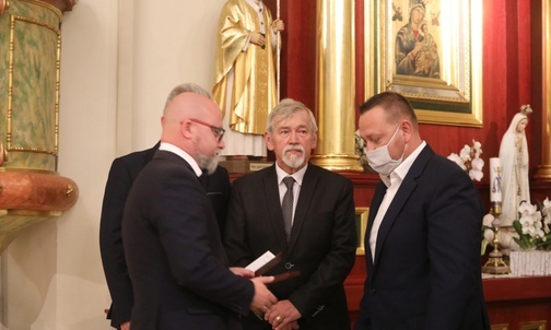 Odznakę "Zasłużony dla Kultury Polskiej" otrzymał były prezes ChSE Marcin Janik.