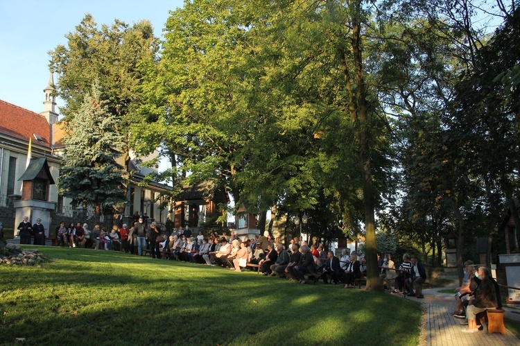 Tarnów. Poświęcenie Kalwarii Krzyskiej