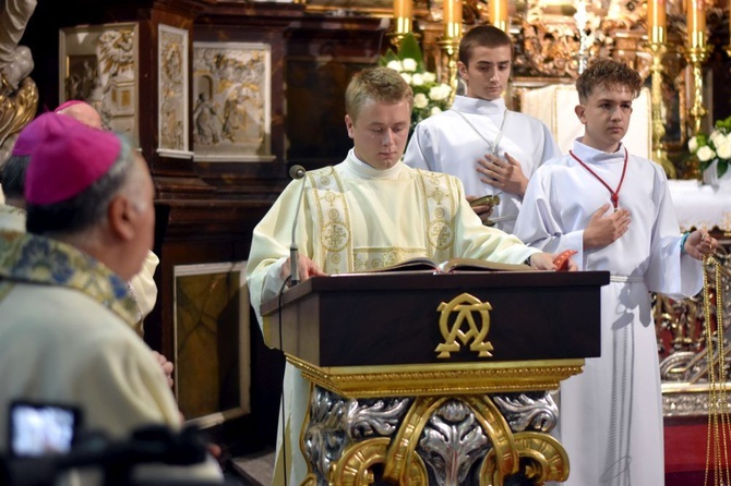 Uroczyste objęcie katedry biskupiej przez bp. Marka Mendyka