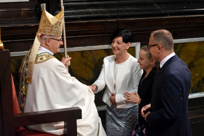 Uroczyste objęcie katedry biskupiej przez bp. Marka Mendyka