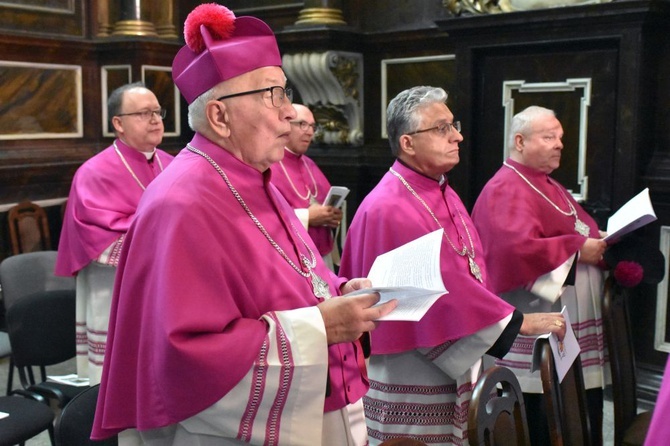 Uroczyste objęcie katedry biskupiej przez bp. Marka Mendyka