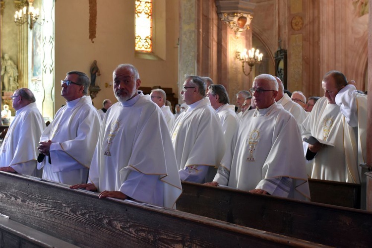 Uroczyste objęcie katedry biskupiej przez bp. Marka Mendyka