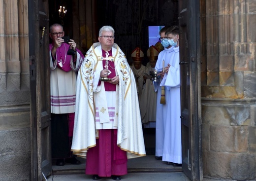 Uroczyste objęcie katedry biskupiej przez bp. Marka Mendyka