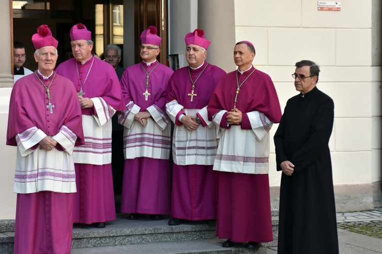 Uroczyste objęcie katedry biskupiej przez bp. Marka Mendyka