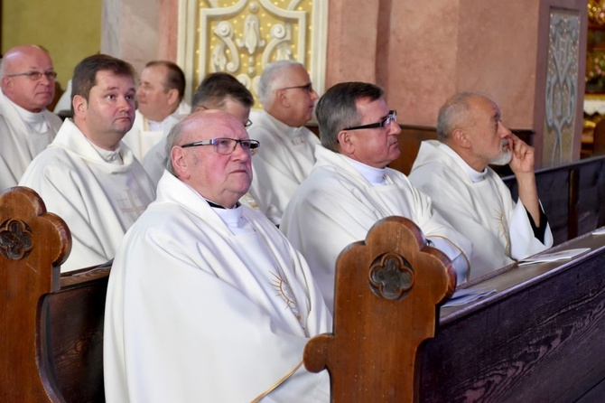 Uroczyste objęcie katedry biskupiej przez bp. Marka Mendyka