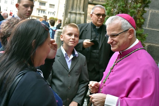 Uroczyste objęcie katedry biskupiej przez bp. Marka Mendyka