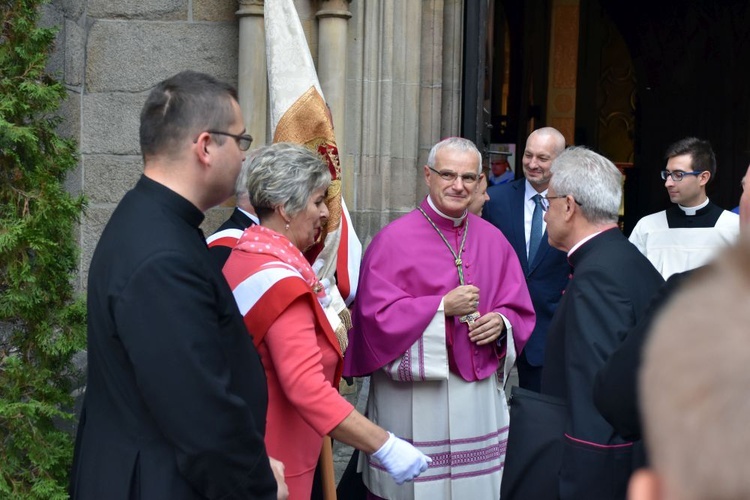 Uroczyste objęcie katedry biskupiej przez bp. Marka Mendyka