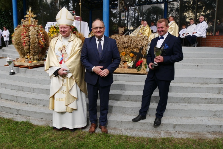 Archidiecezjalno-samorządowe dożynki w Trąbkach Wielkich