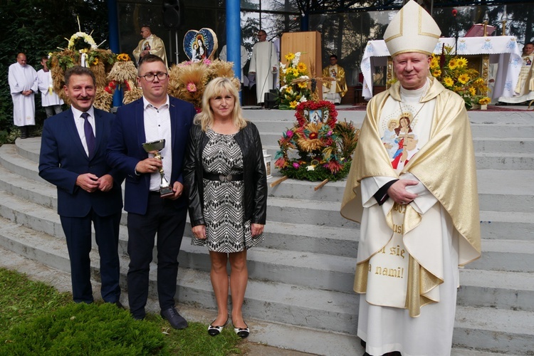 Archidiecezjalno-samorządowe dożynki w Trąbkach Wielkich