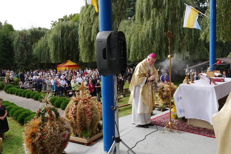 Archidiecezjalno-samorządowe dożynki w Trąbkach Wielkich