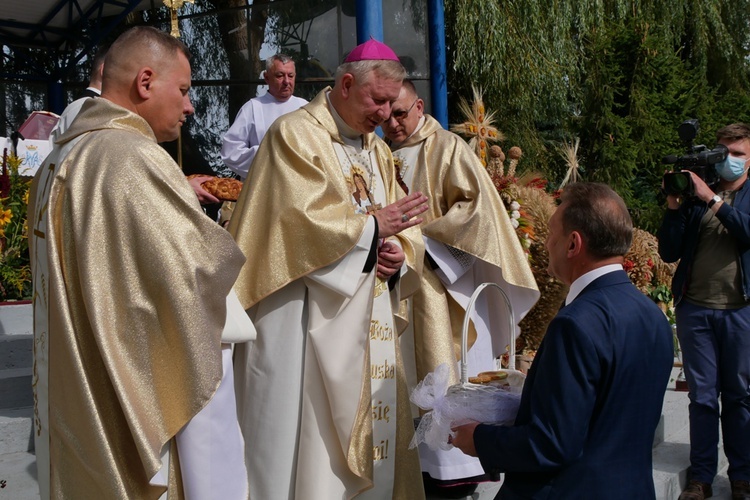 Archidiecezjalno-samorządowe dożynki w Trąbkach Wielkich