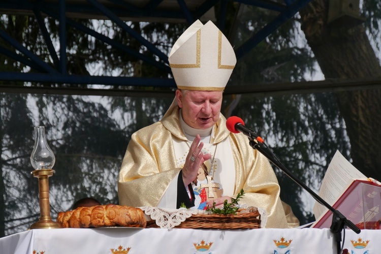 Archidiecezjalno-samorządowe dożynki w Trąbkach Wielkich