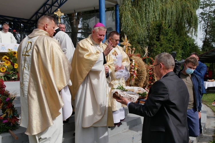 Archidiecezjalno-samorządowe dożynki w Trąbkach Wielkich