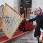 Matka Boża z Mariampola z wotami za zwycięstwa