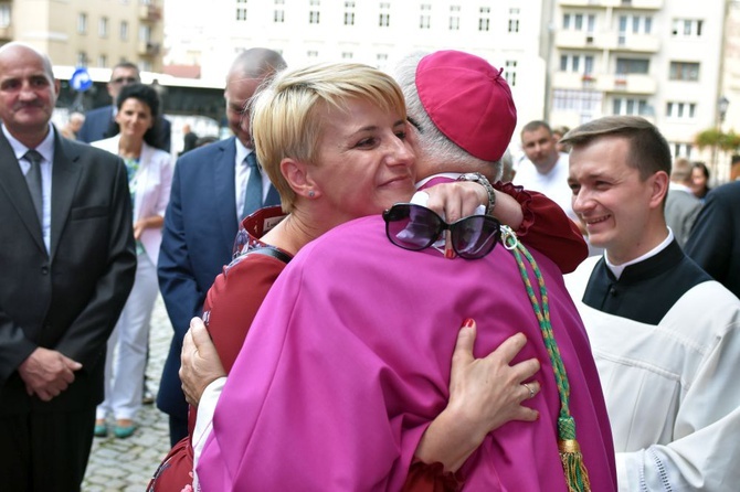 Uroczyste objęcie katedry biskupiej przez bp. Marka Mendyka