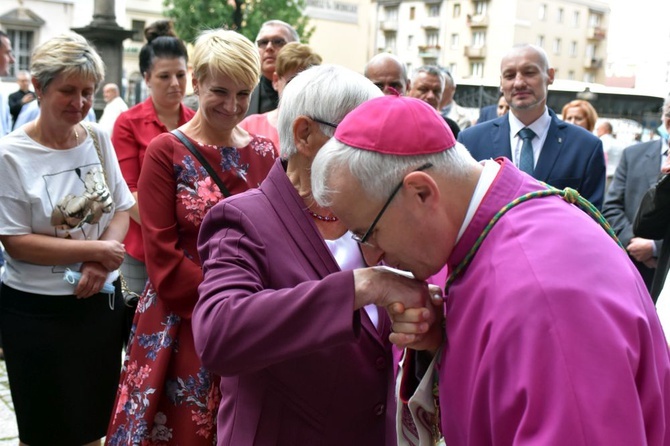 Uroczyste objęcie katedry biskupiej przez bp. Marka Mendyka